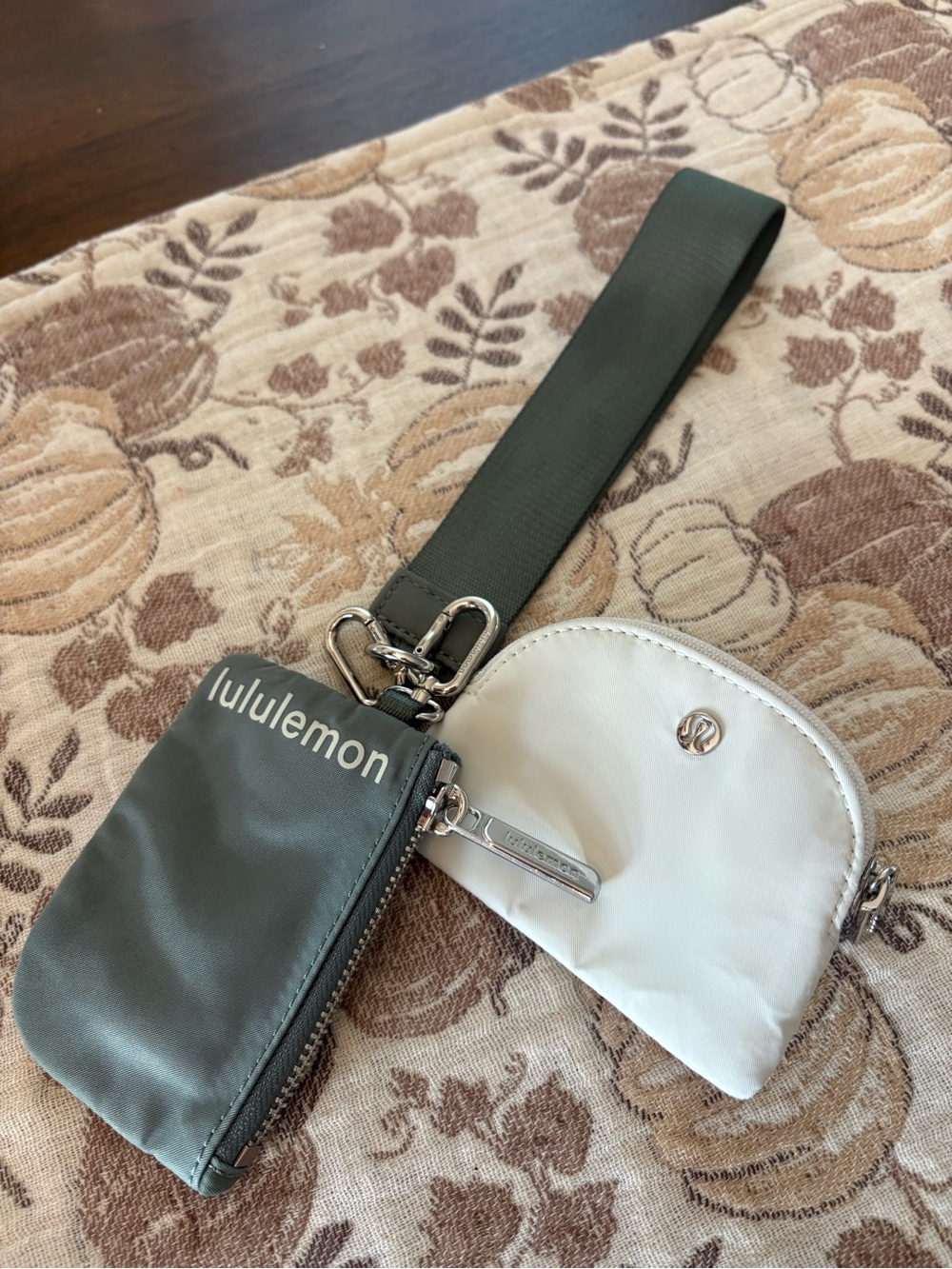 lululemon olive green and white wristlet pouch duo